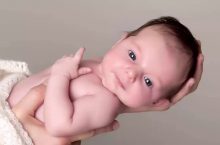 Что умеет новорожденный ребенок в 1 месяц — развитие малыша